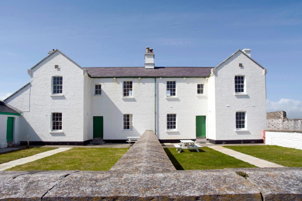 Galley Head Lightkeeper'S Houses Donoure Luaran gambar