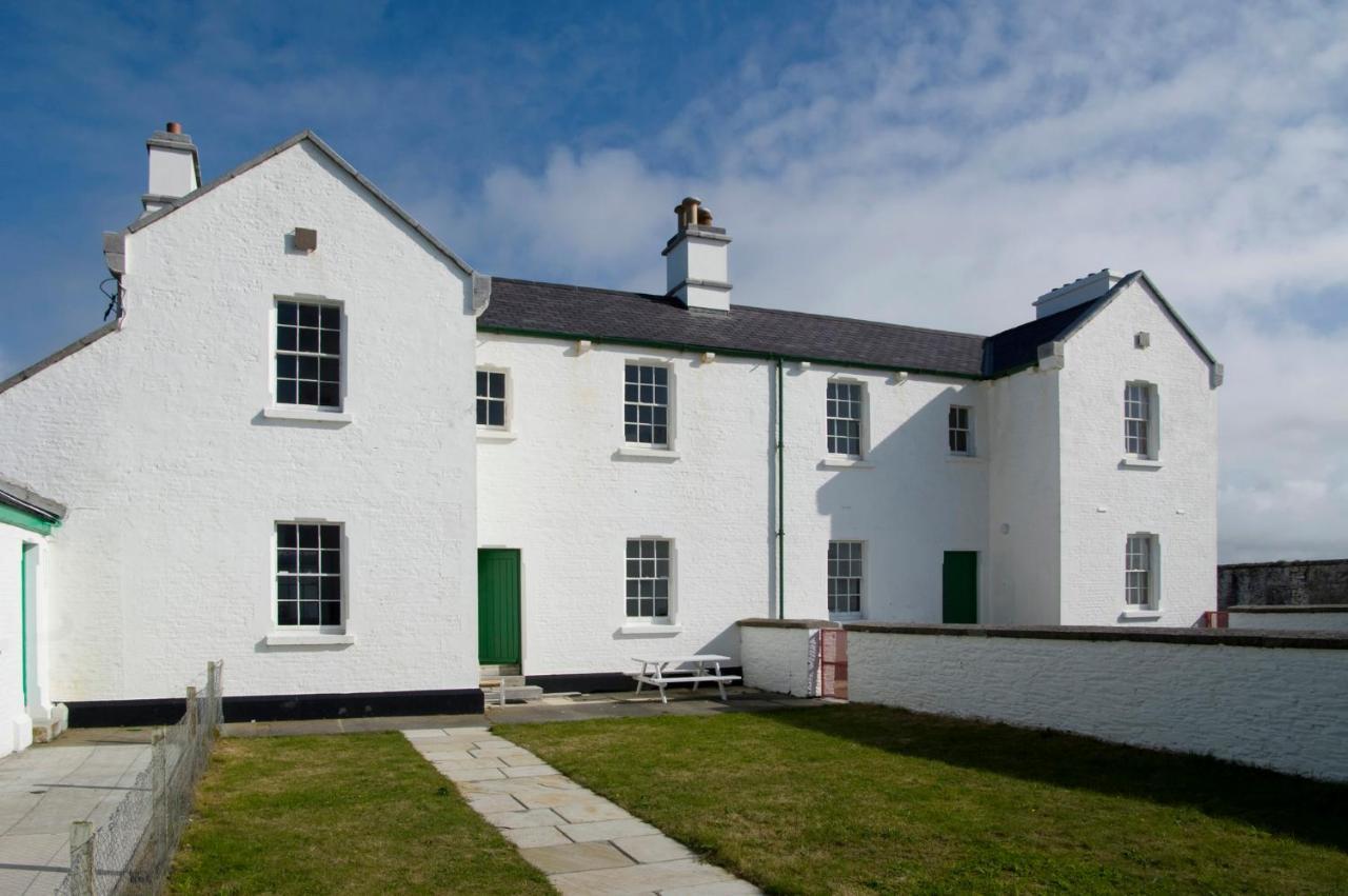 Galley Head Lightkeeper'S Houses Donoure Luaran gambar